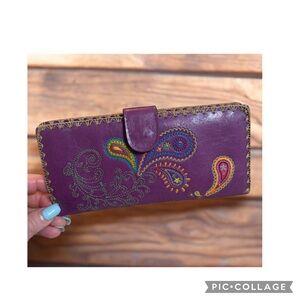 LAVISHY EMBROIDERED PAISLEY FLOWER VEGAN LEATHER WALLET